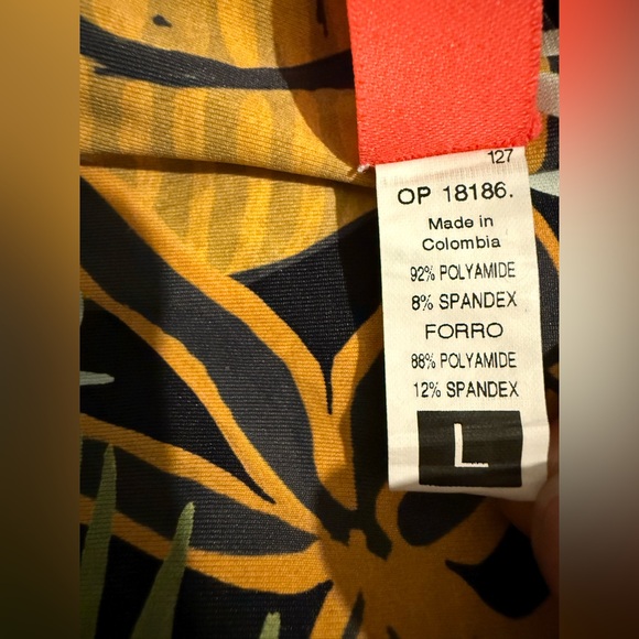 Maaji Reversible Bikini Set with Vibrant Tropical pattern - Picture 3 of 7